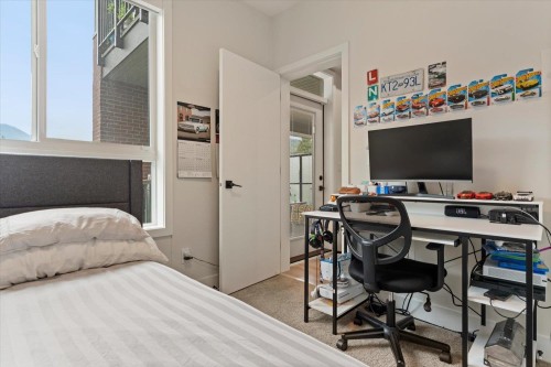 211-45511 Campus Drive, Chilliwack, BC 