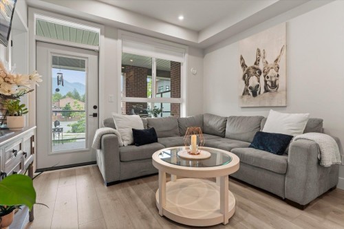 211-45511 Campus Drive, Chilliwack, BC 