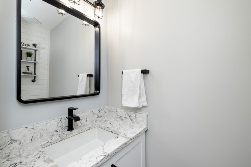 45257 Raven Place, Chilliwack, BC - Indoor Photo Showing Bathroom