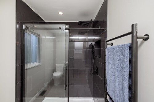 45257 Raven Place, Chilliwack, BC - Indoor Photo Showing Bathroom