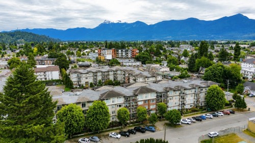 319-9422 Victor Street  Chilliwack, BC V2P 0B8