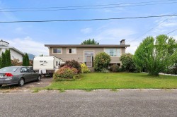 46621 Teton Avenue Chilliwack, BC V2P 6M5