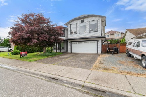 7285 Meadowlark Street  Chilliwack, BC V2R 2X1
