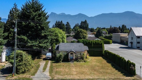 9438 Broadway Street  Chilliwack, BC V2P 5T9
