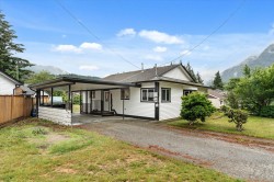 439 5th Avenue Hope, BC V0X 1L0