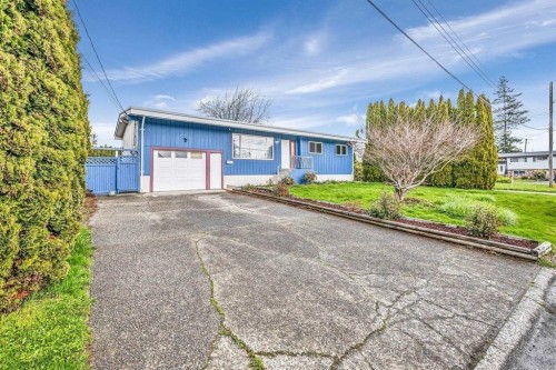 8429 Hilton Drive  Chilliwack, BC V2P 4Y2