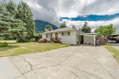 776 7th Avenue  Hope, BC V0X 1L4