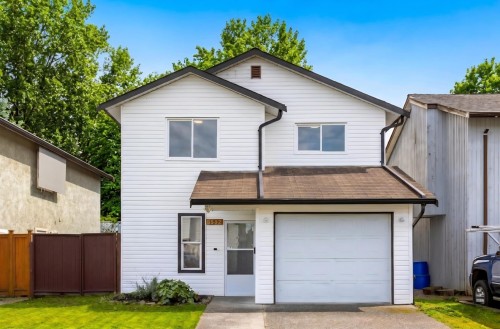 8542 Mccutcheon Avenue  Chilliwack, BC V2P 7K7