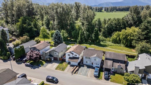 8542 Mccutcheon Avenue, Chilliwack, BC 