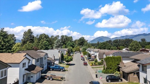8542 Mccutcheon Avenue, Chilliwack, BC 