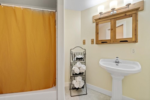 8379 Chelmsford Place, Chilliwack, BC 