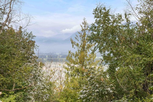 8379 Chelmsford Place, Chilliwack, BC 