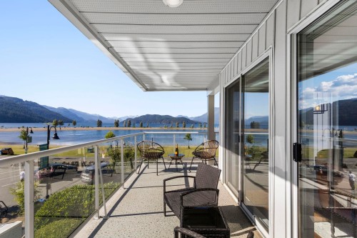 215-328 Esplanade Avenue  Harrison Hot Springs, BC V0M 1K0