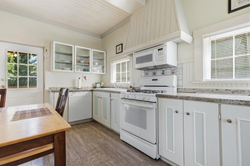 1075 3Rd Avenue, Hope, BC 