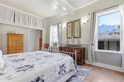 1075 3Rd Avenue, Hope, BC 