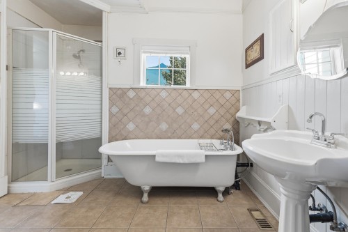 1075 3Rd Avenue, Hope, BC 