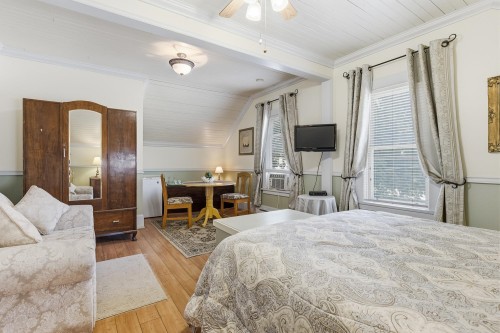 1075 3Rd Avenue, Hope, BC 