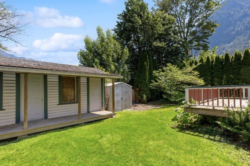 1075 3Rd Avenue, Hope, BC 
