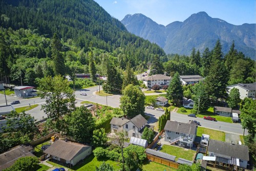 1075 3Rd Avenue, Hope, BC 