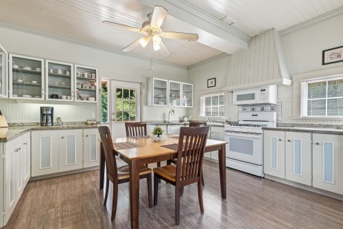 1075 3Rd Avenue, Hope, BC 