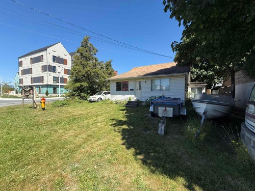 45871 Rowat Avenue  Chilliwack, BC V2P 1J2