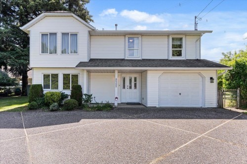 45322 Balmoral Avenue  Chilliwack, BC V2R 2M4