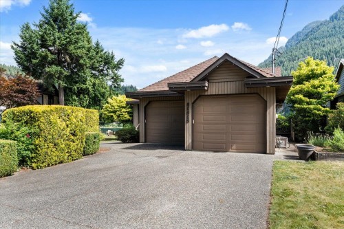 21313 Lakeview Crescent, Hope, BC 