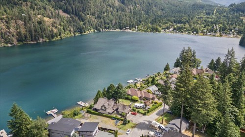 21313 Lakeview Crescent, Hope, BC 