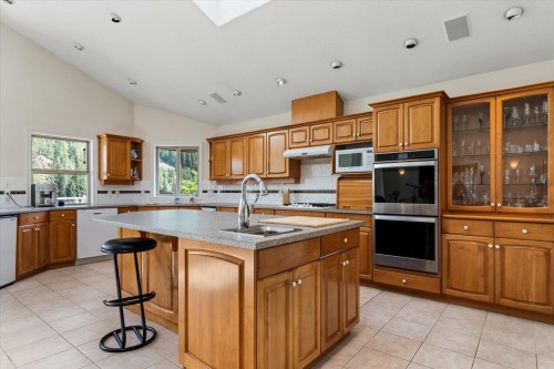 21313 Lakeview Crescent, Hope, BC 