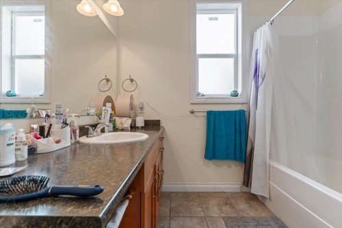 7257 Bryant Place, Chilliwack, BC - Indoor Photo Showing Bathroom