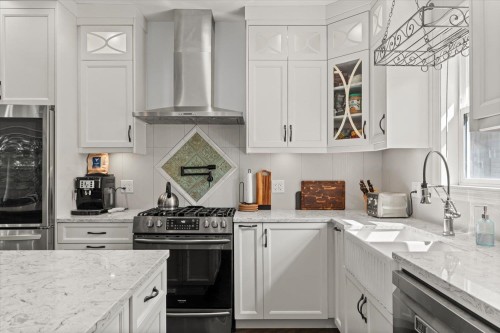 7257 Bryant Place, Chilliwack, BC - Indoor Photo Showing Kitchen With Upgraded Kitchen