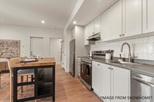 47371 Chartwell Drive, Chilliwack, BC - Indoor Photo Showing Kitchen