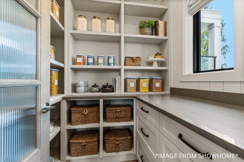 47371 Chartwell Drive, Chilliwack, BC - Indoor With Storage