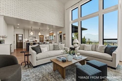 47371 Chartwell Drive, Chilliwack, BC - Indoor Photo Showing Living Room