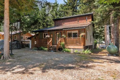 71777 Meadow Road  Hope, BC V0X 1L5
