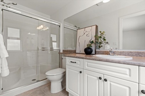 194-46000 Thomas Road, Chilliwack, BC - Indoor Photo Showing Bathroom