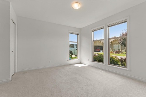 194-46000 Thomas Road, Chilliwack, BC - Indoor Photo Showing Other Room