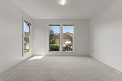 194-46000 Thomas Road, Chilliwack, BC - Indoor Photo Showing Other Room