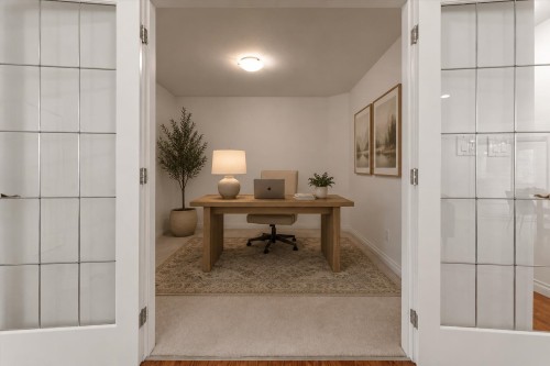 194-46000 Thomas Road, Chilliwack, BC - Indoor Photo Showing Office