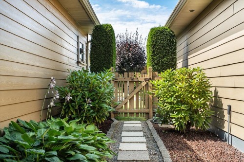194-46000 Thomas Road, Chilliwack, BC - Outdoor With Exterior