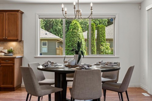 194-46000 Thomas Road, Chilliwack, BC - Indoor Photo Showing Dining Room