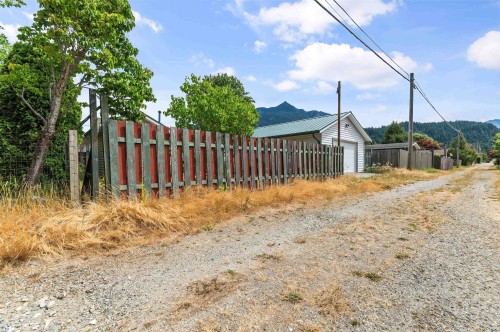 578 Thacker Avenue, Hope, BC 