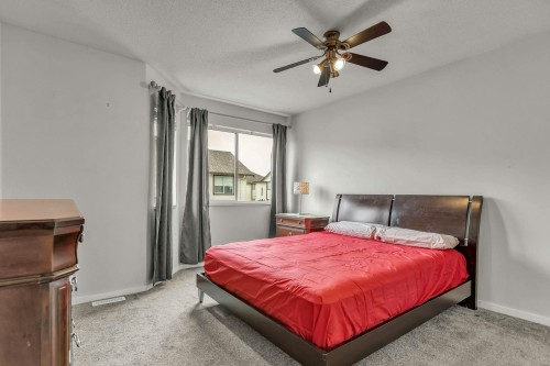 27-45740 Thomas Road, Chilliwack, BC - Indoor Photo Showing Bedroom