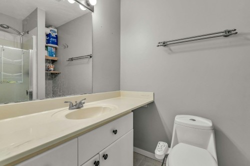 27-45740 Thomas Road, Chilliwack, BC - Indoor Photo Showing Bathroom