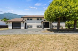 583 Park Street Hope, BC V0X 1L0