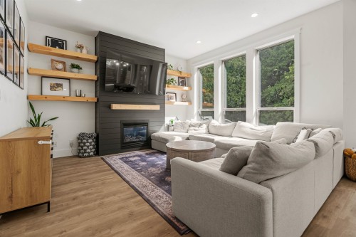 2-46248 Kermode Crescent, Chilliwack, BC - Indoor Photo Showing Living Room With Fireplace