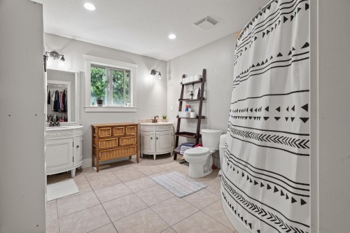 2-46248 Kermode Crescent, Chilliwack, BC - Indoor Photo Showing Bathroom