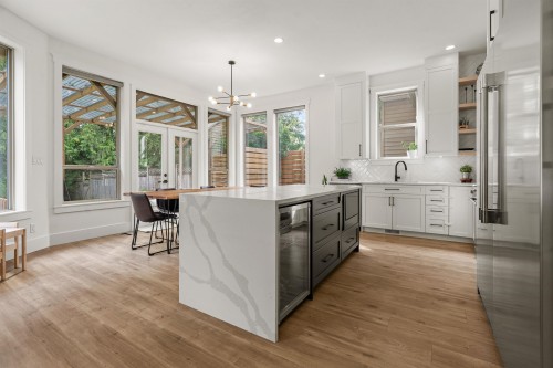 2-46248 Kermode Crescent, Chilliwack, BC - Indoor Photo Showing Kitchen With Upgraded Kitchen