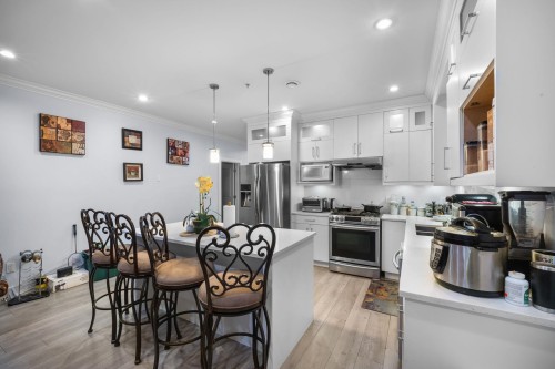 8530 Forest Gate Drive, Chilliwack, BC - Indoor Photo Showing Kitchen With Upgraded Kitchen