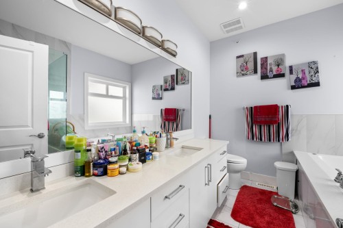 8530 Forest Gate Drive, Chilliwack, BC - Indoor Photo Showing Bathroom